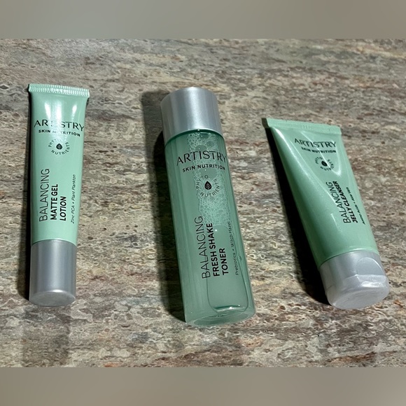 New Artistry balancing solution mini set - Picture 2 of 5